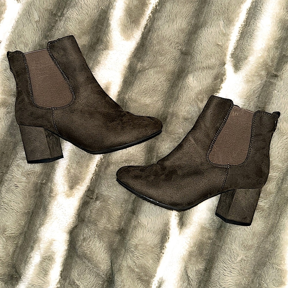 Top Moda Suede Chunky Heel Booties